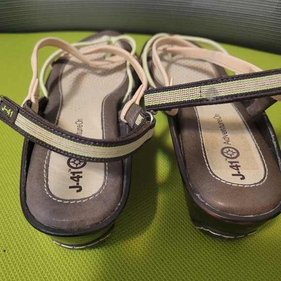 J-41 Adventure On Sandals. Size 8.5. - Picture 6 of 9